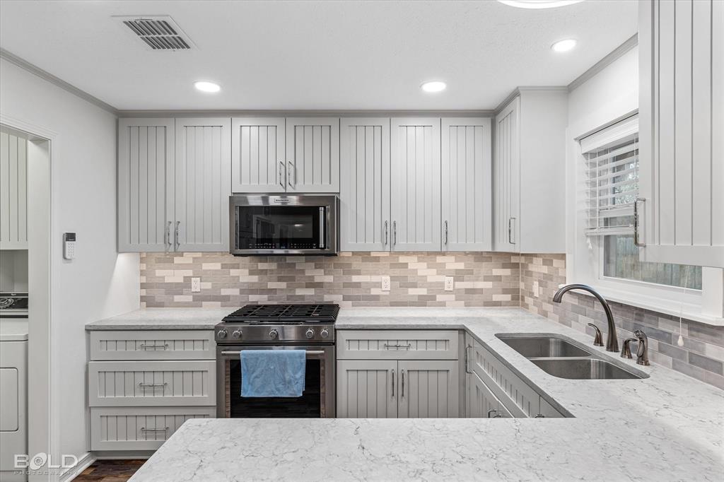 Bossier City, Louisiana 71111, United States, 3 Bedrooms Bedrooms, ,2 BathroomsBathrooms,Residential,Contingent,105637