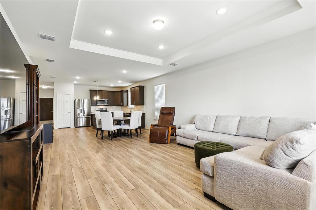5605 Apple Grove Way