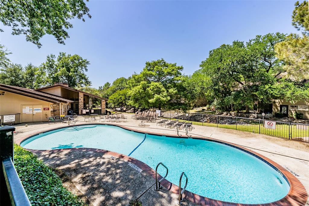 Meadowbrook Hills Chimney Wood - Residential