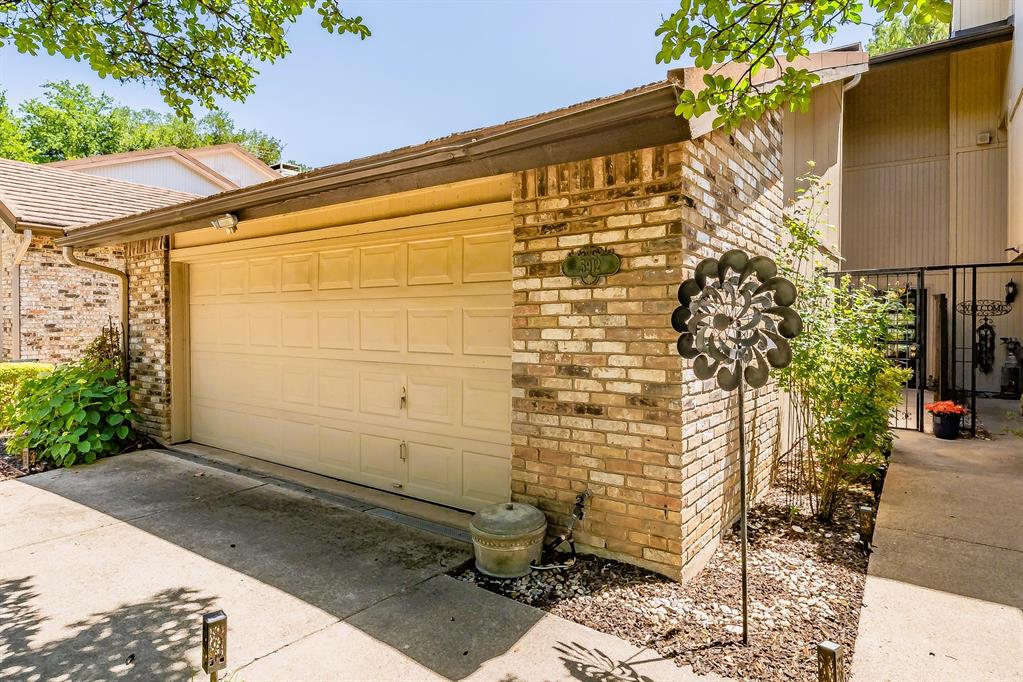 Meadowbrook Hills Chimney Wood - Residential