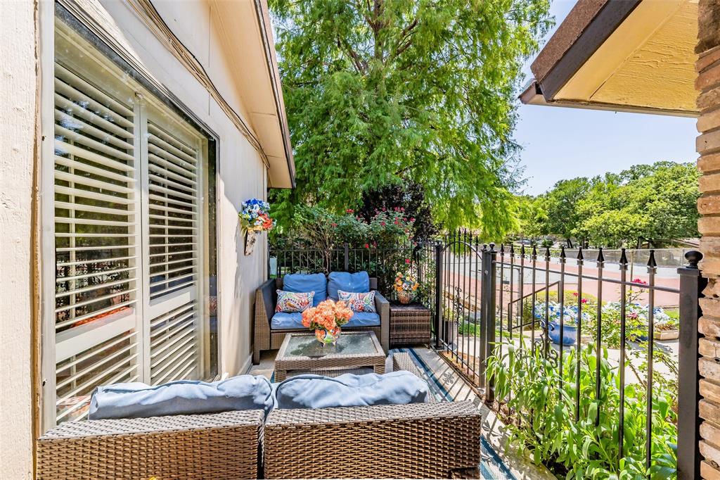 Meadowbrook Hills Chimney Wood - Residential
