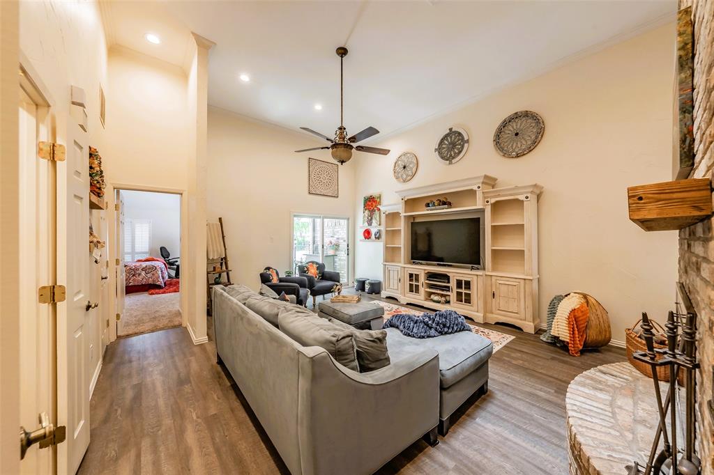 Meadowbrook Hills Chimney Wood - Residential