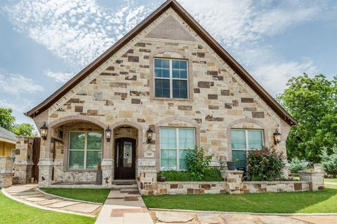2104 Wellington Street Greenville TX 75401
