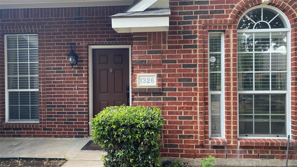 1326 Kingsley Court