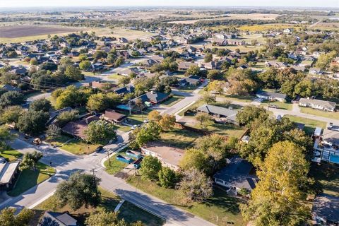 Tiny photo for 611 W Ash Street, Celina, TX 75009 (MLS # 21101399)