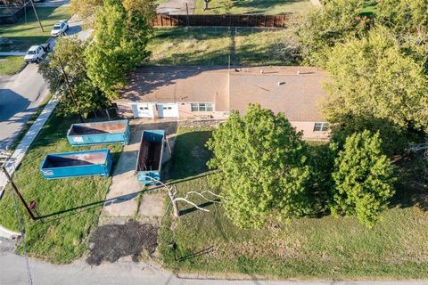 Tiny photo for 611 W Ash Street, Celina, TX 75009 (MLS # 21101399)