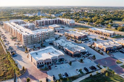 Tiny photo for 611 W Ash Street, Celina, TX 75009 (MLS # 21101399)