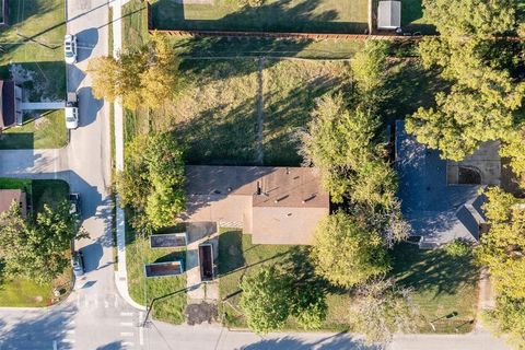 Tiny photo for 611 W Ash Street, Celina, TX 75009 (MLS # 21101399)