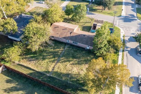 Tiny photo for 611 W Ash Street, Celina, TX 75009 (MLS # 21101399)