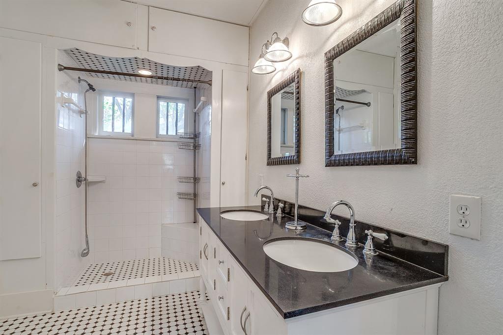 Mistletoe Heights Add - Residential Lease