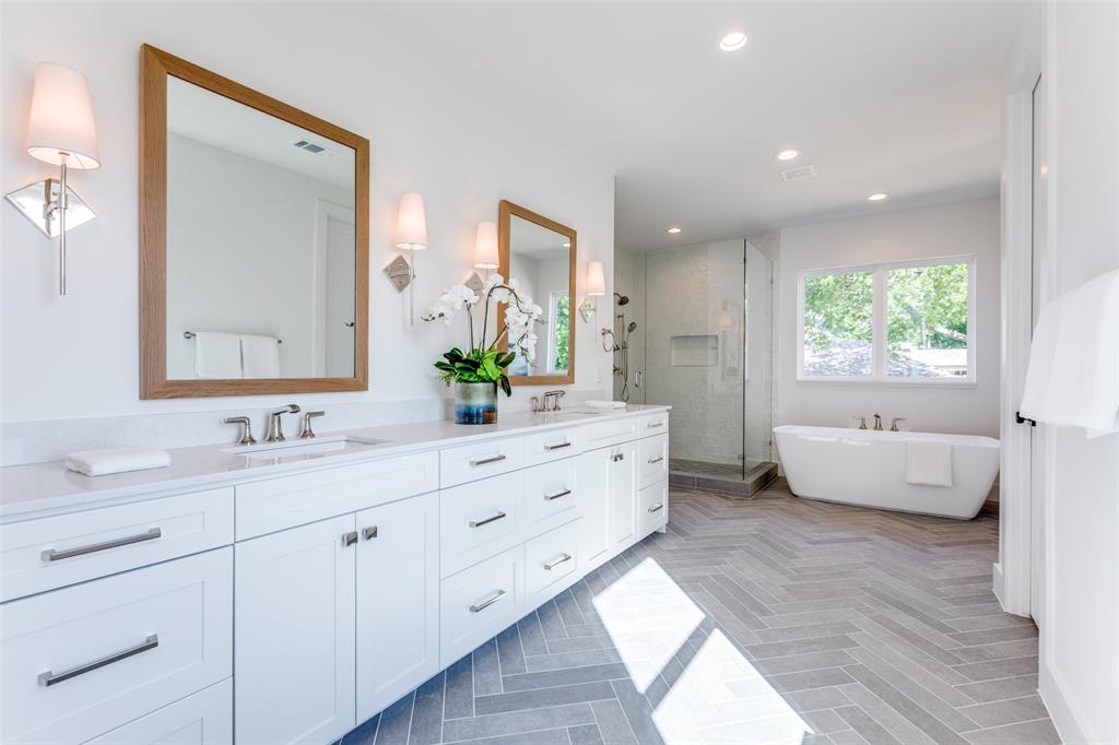 7323 Casa Loma Avenue