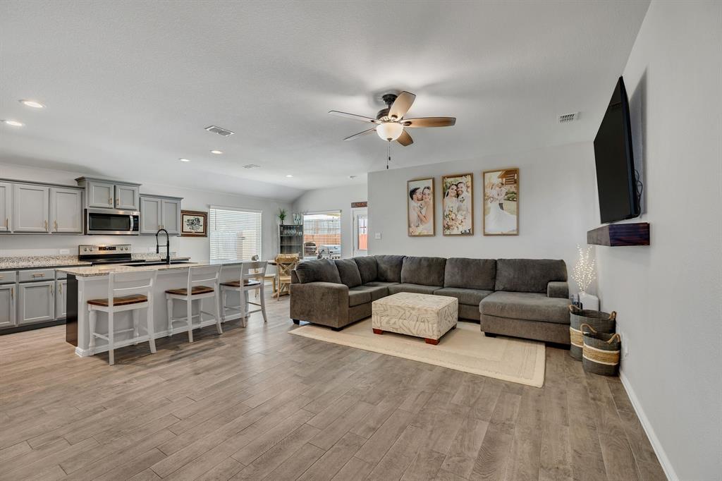 405 Houndstooth Drive