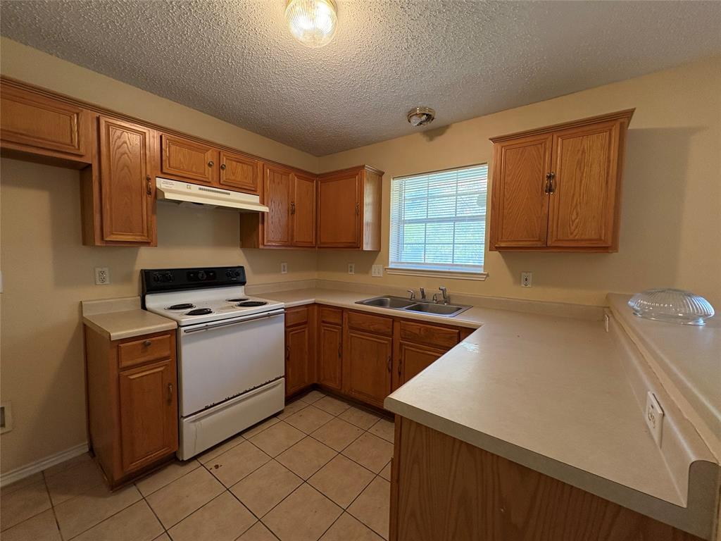 J A DEWBERRY RESUB - Residential Lease