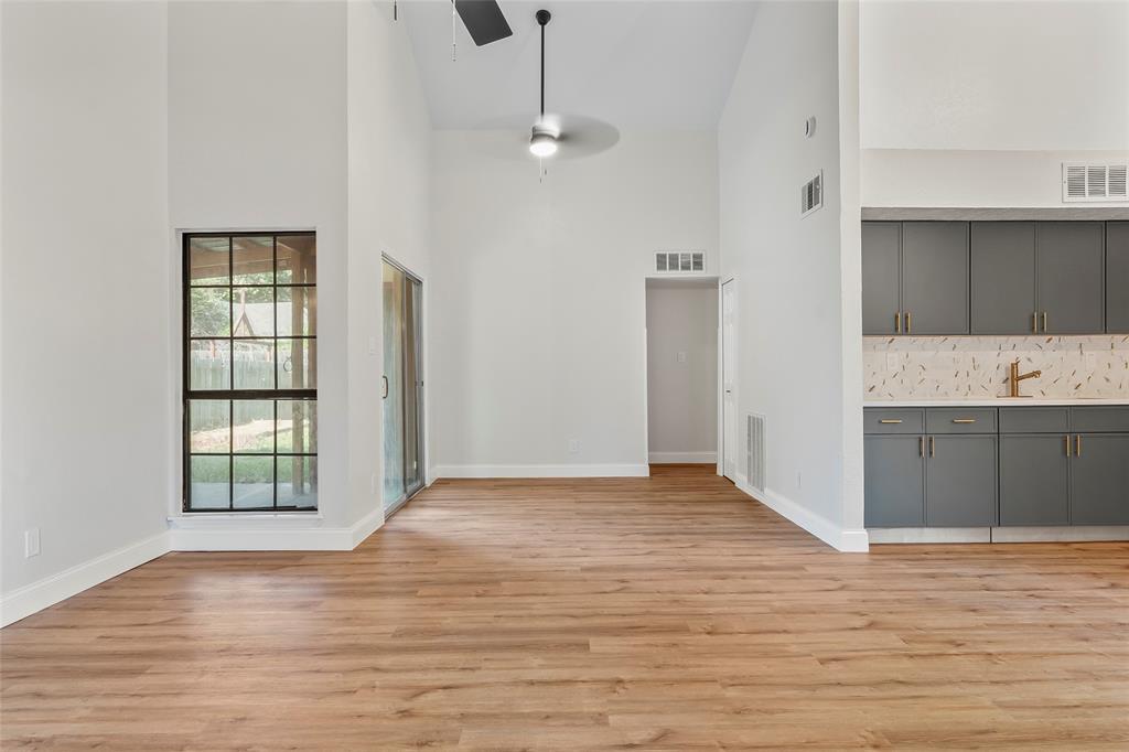 7217 Wayfarer Trail