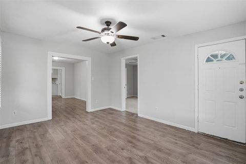 Photo of 507 E Heron Street, Denison, TX 75021 (MLS # 21252431)
