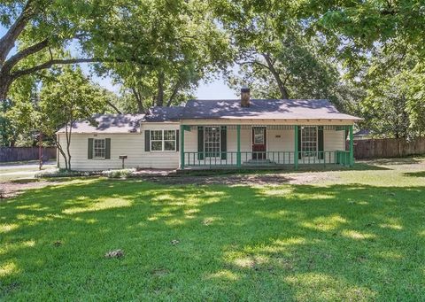 208 Grace Lane Terrell TX 75160