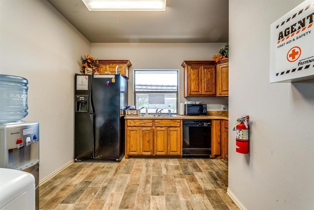 Mineral Wells Ind Pa - Commercial Sale