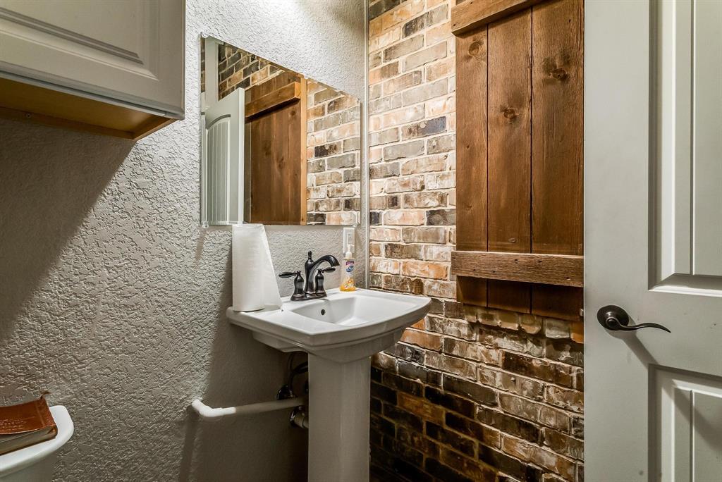 Mineral Wells Ind Pa - Commercial Sale