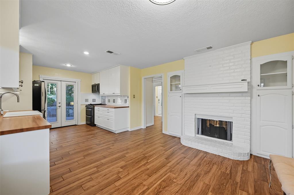 BELAIRE HILLS ESTATES - Residential Lease