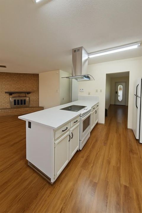 Photo of 7206 Nutmeg Lane, Dallas, TX 75249 (MLS # 21091128)