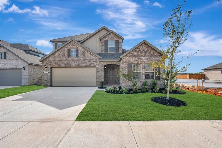 Photo 1 of 40 — 3304 Majesty Lane, Denton, TX 76208