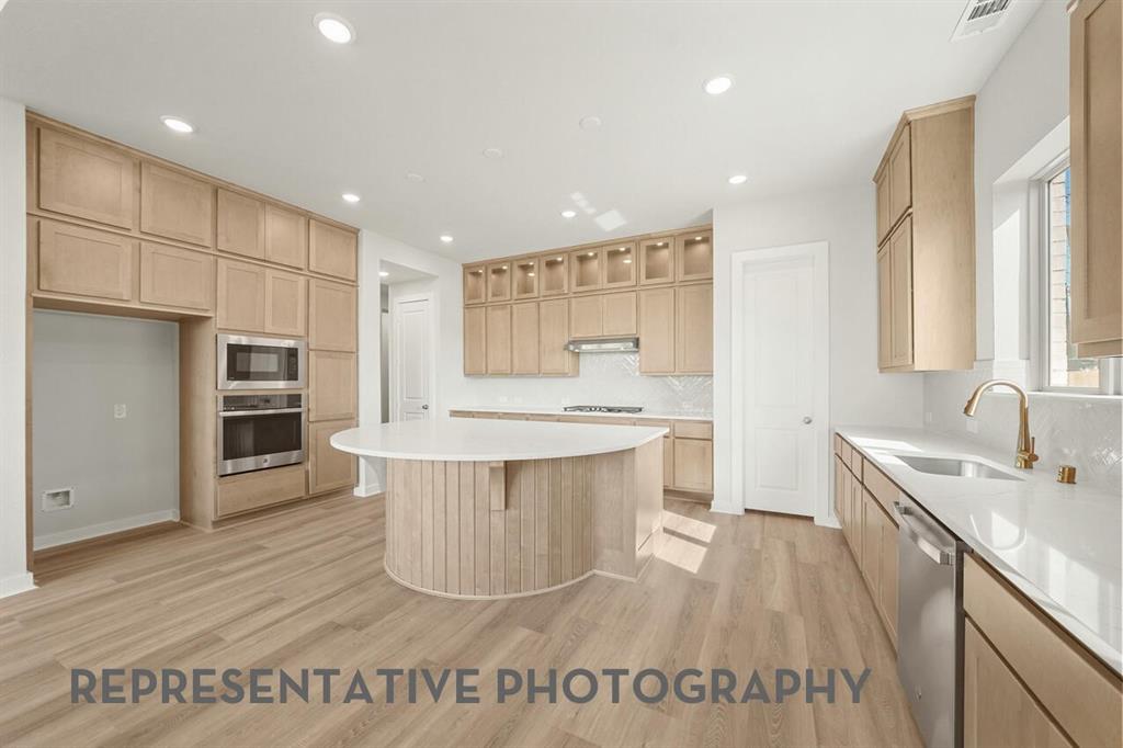4341 Lamplights Drive