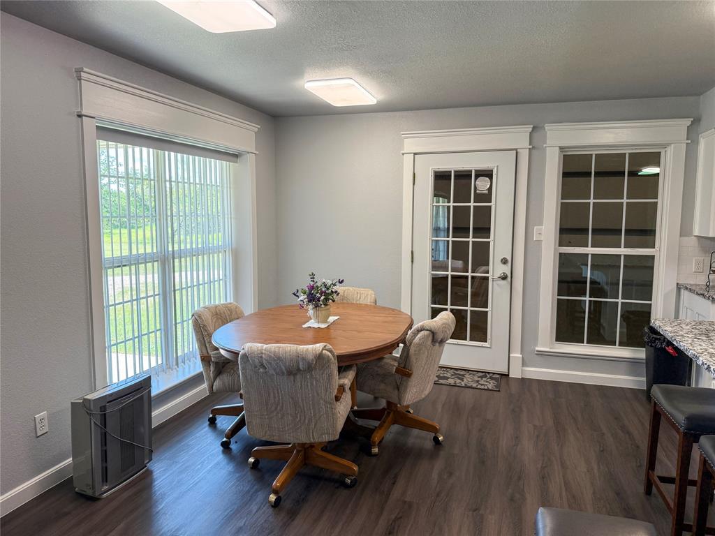 549 Private Road 1400 E