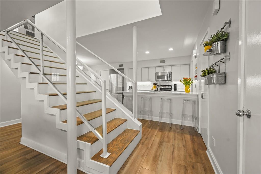 Travis Ave Condo 4231-4233 - Residential