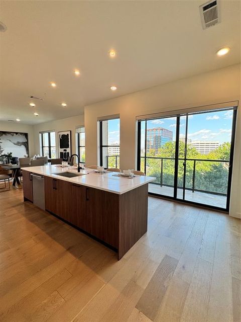 Photo of 2620 Maple Avenue #617, Dallas, TX 75201 (MLS # 21101666)