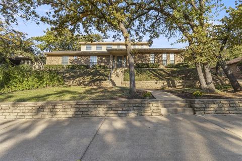 2707 Lincoln Drive Arlington TX 76006