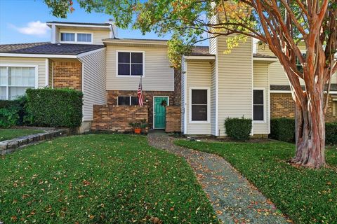 Property photo of 722 creekwood court, lewisville, TX 75067