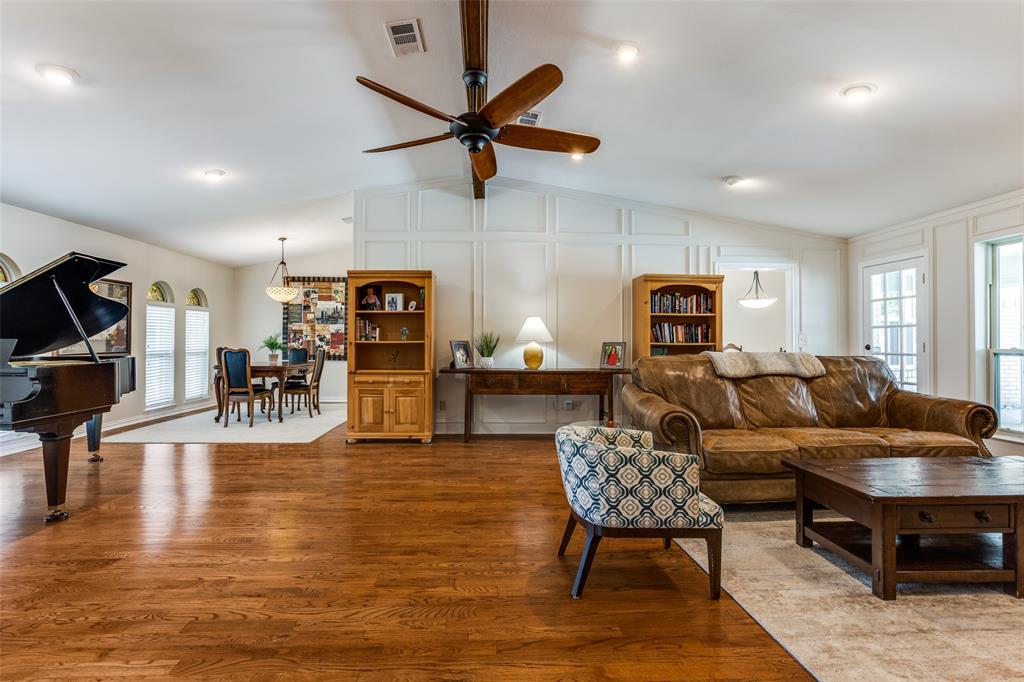 1617 Lake Hill Lane