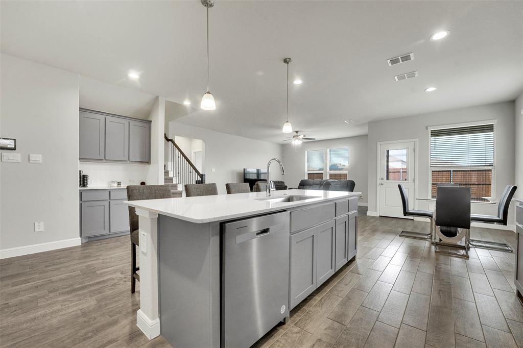 1133 Southwark Drive