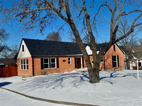 Photo of 7003 Lindsley Avenue, Dallas, TX 75223 (MLS # 21164976)