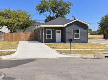 1137 Stella Street Fort Worth TX 76104