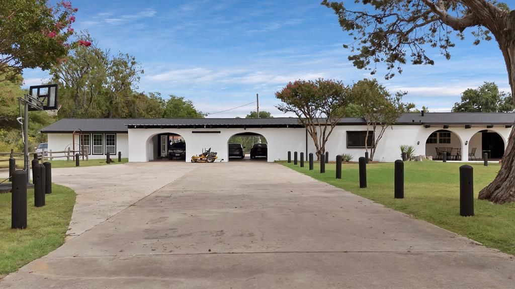 Photo of 8445 S Fm 730, Boyd, TX 76023 (MLS # 21194158)