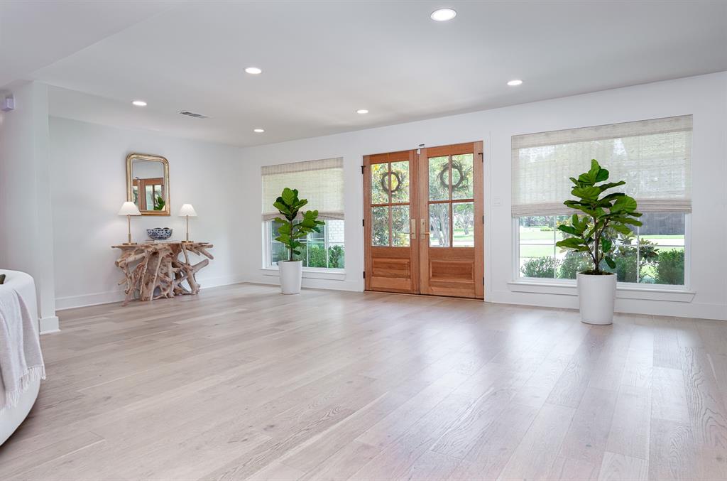 4839 Willow Lane