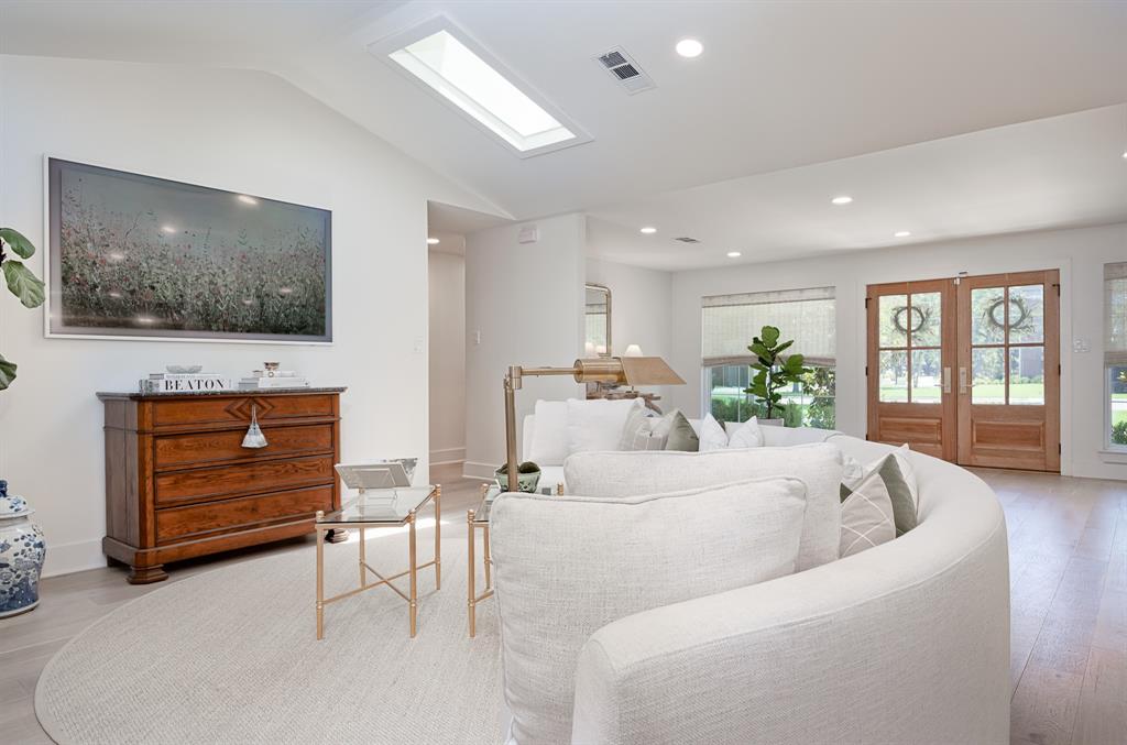 4839 Willow Lane
