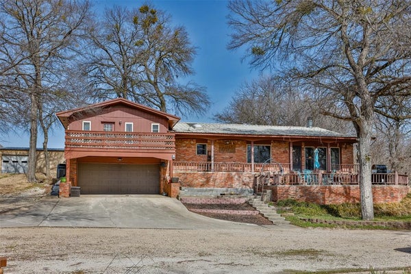 231 HICKORY ST, LINDSAY, TX 76250 - Image a82c2be08e2e8a6469c2d2472a36ec62/645874000