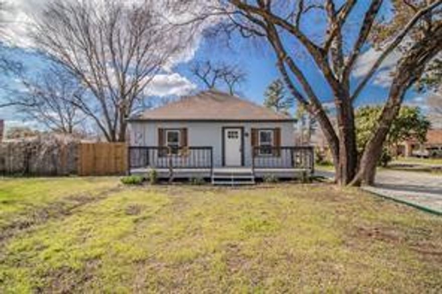 Welcome to 100 S. Levy St, Pilot Point, TX 76258! Owners have outgrew their home and need more space. Sits on .360 AC lot! This charming property is nestled in the heart of historic Pilot Point, offering a unique blend of small-town charm and modern convenience. Located just steps from the vibrant downtown square, you’ll enjoy easy access to local favorites like Buff’s Grill, Pilot Point Coffee House, and the beloved Pilot Point Donuts. Shopping on the square such as Notoriously Yours Boutique, and other clothing shopping stores.
This property boasts classic Texas character with a spacious lot, mature trees, firepit and inviting curb appeal, open floorplan and gas utilities Whether you’re looking to settle into a peaceful residential neighborhood or seeking a prime location for a business venture, this address offers endless possibilities. The surrounding community is known for its friendly atmosphere, annual festivals, and proximity to Lake Ray Roberts—perfect for outdoor enthusiasts. ***If you use our Lender, you can use the list and lock program. Rate is already locked at 3.50%. Inquire with Realtor for details. **********************
With nearby amenities including Brookshire’s Grocery, Dollar General, and several boutique shops, everything you need is just around the corner. Don’t miss your chance to own a piece of Pilot Point’s thriving community—schedule your tour today and discover the potential of 100 S. Levy St!