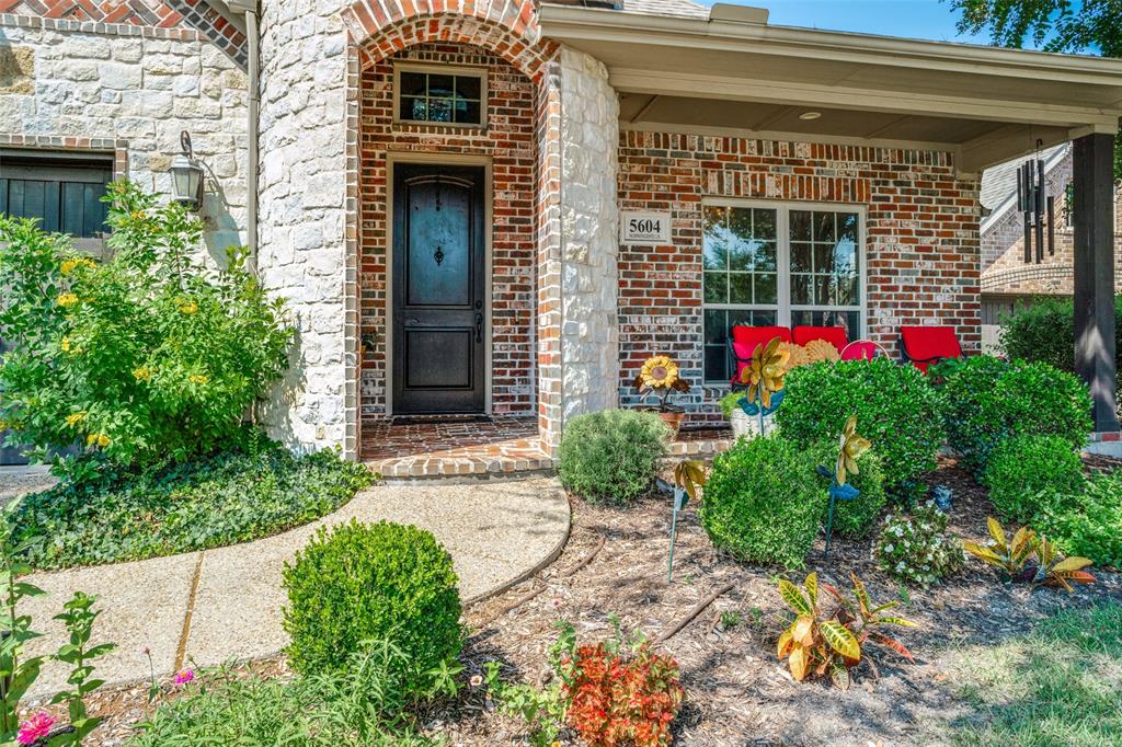 5604 Hummingbird Lane