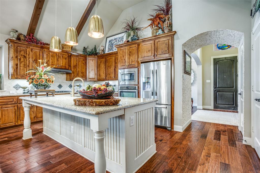 5604 Hummingbird Lane