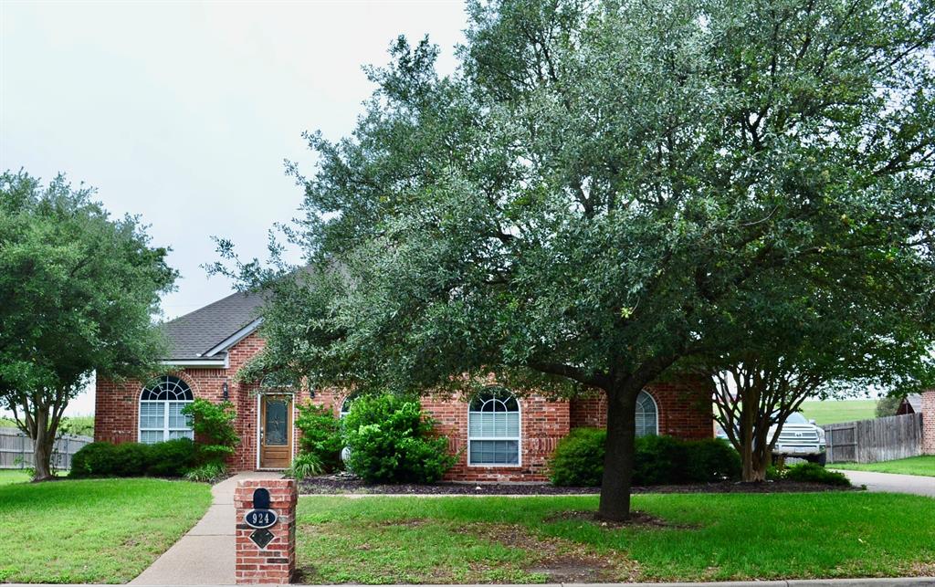 924 Lands End Cove
