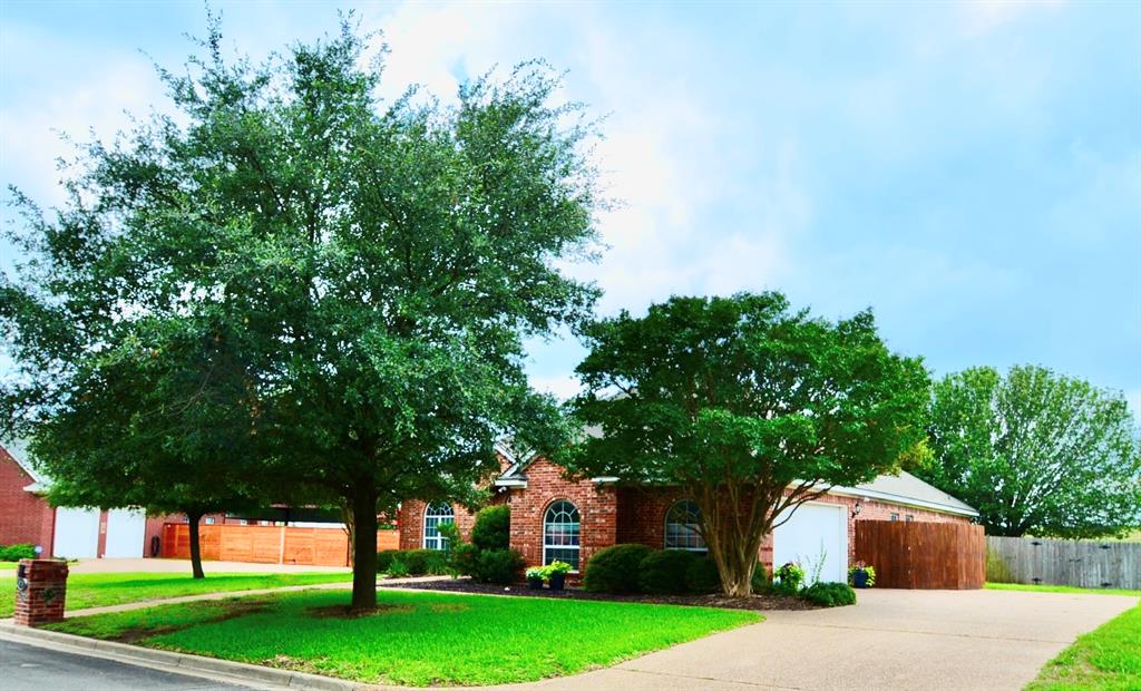 924 Lands End Cove