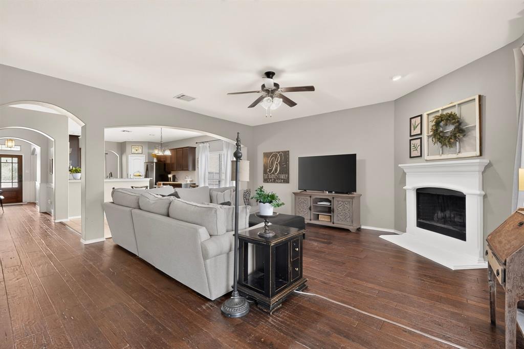 201 Sandy Creek Way