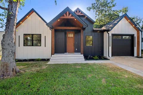 Photo of 707 Hilltop Drive, Irving, TX 75060 (MLS # 21341459)