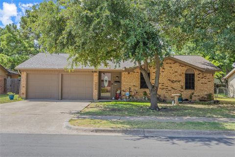 Photo of 636 Sue Ann Lane, Burleson, TX 76028 (MLS # 21330504)