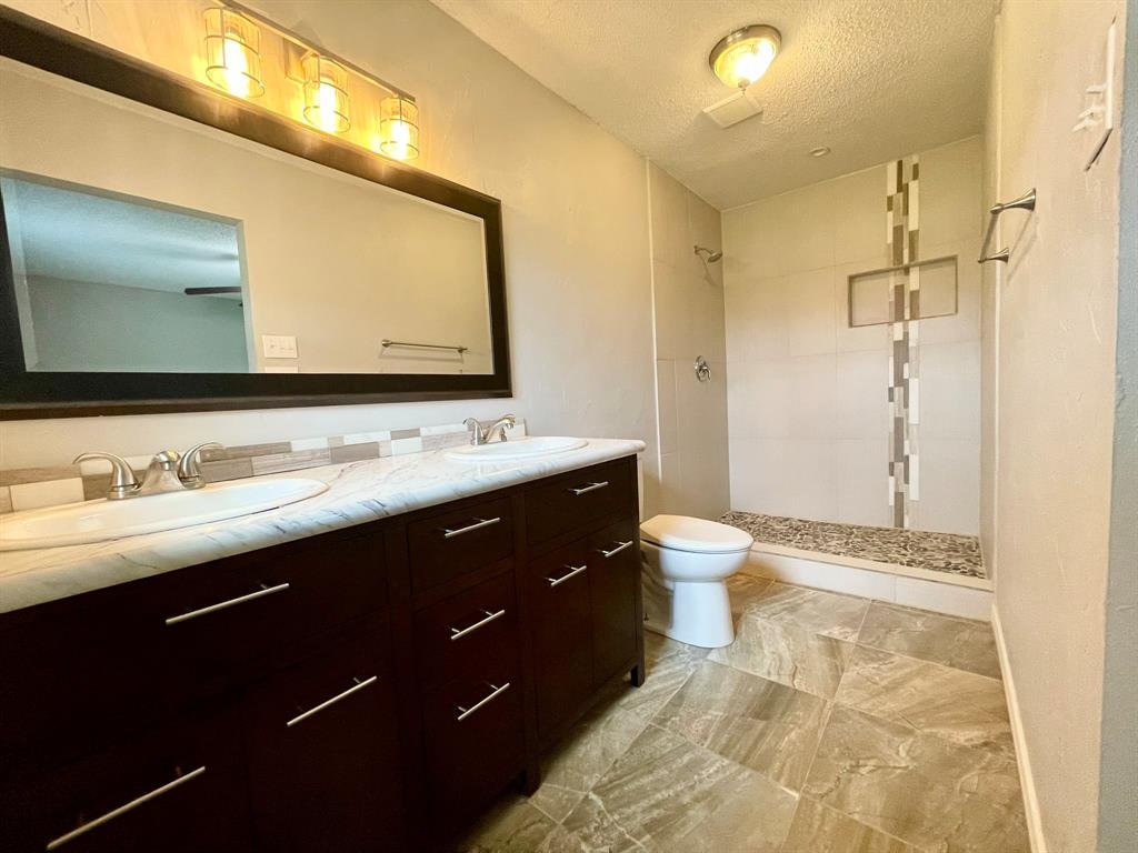 Robert M Throckmorton Surv Abs - Residential Lease