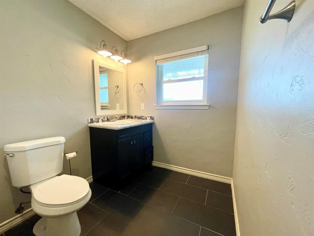 Robert M Throckmorton Surv Abs - Residential Lease