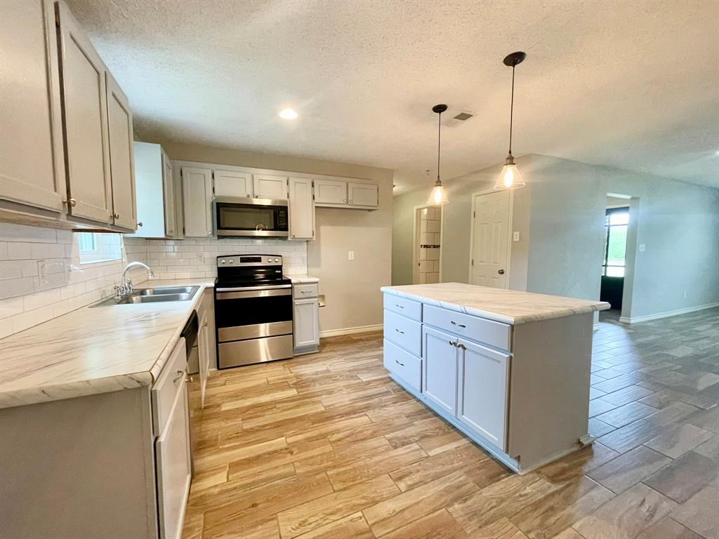 Robert M Throckmorton Surv Abs - Residential Lease